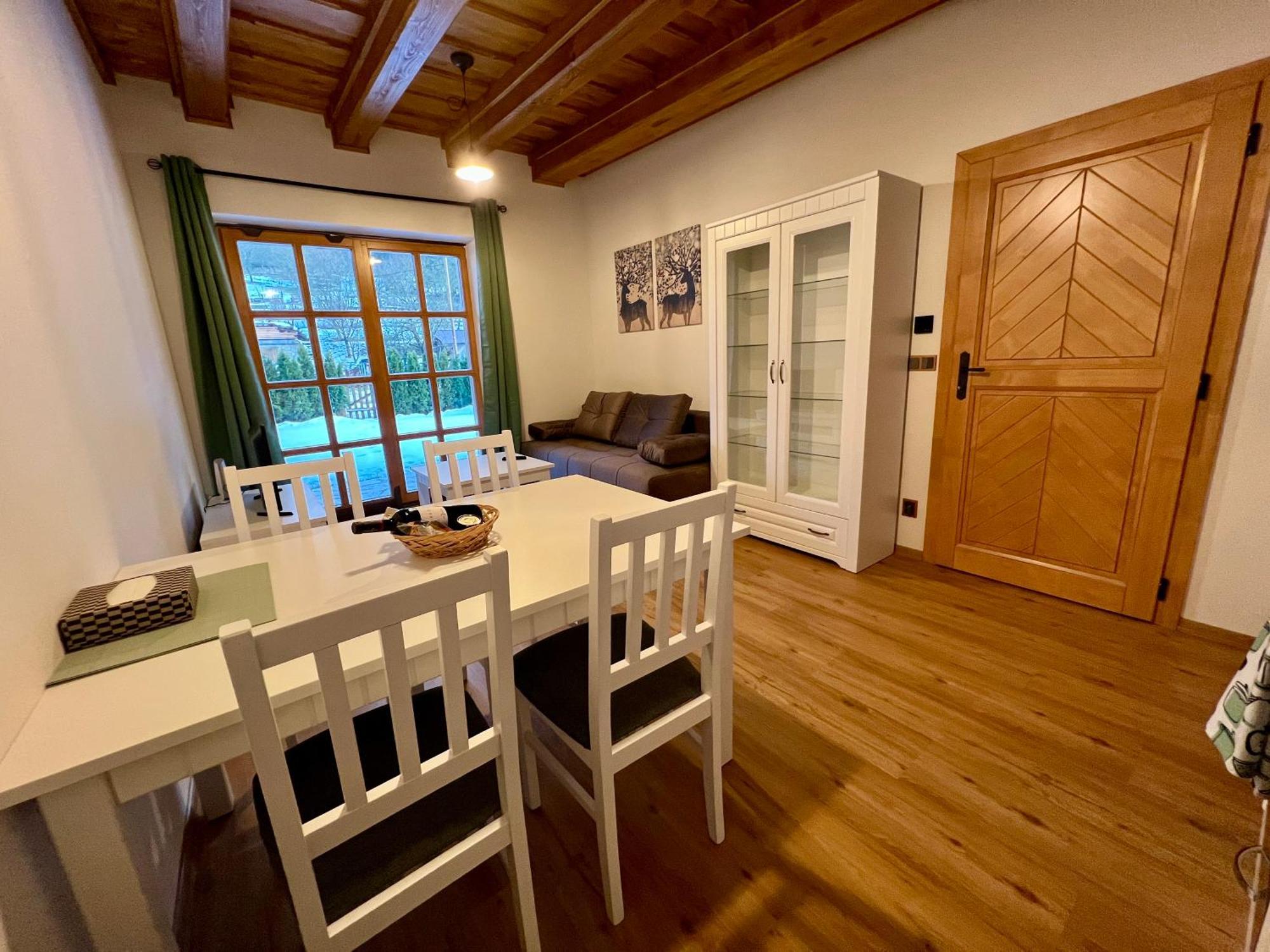 Velké Karlovice Apartman 8, Jezerne מראה חיצוני תמונה